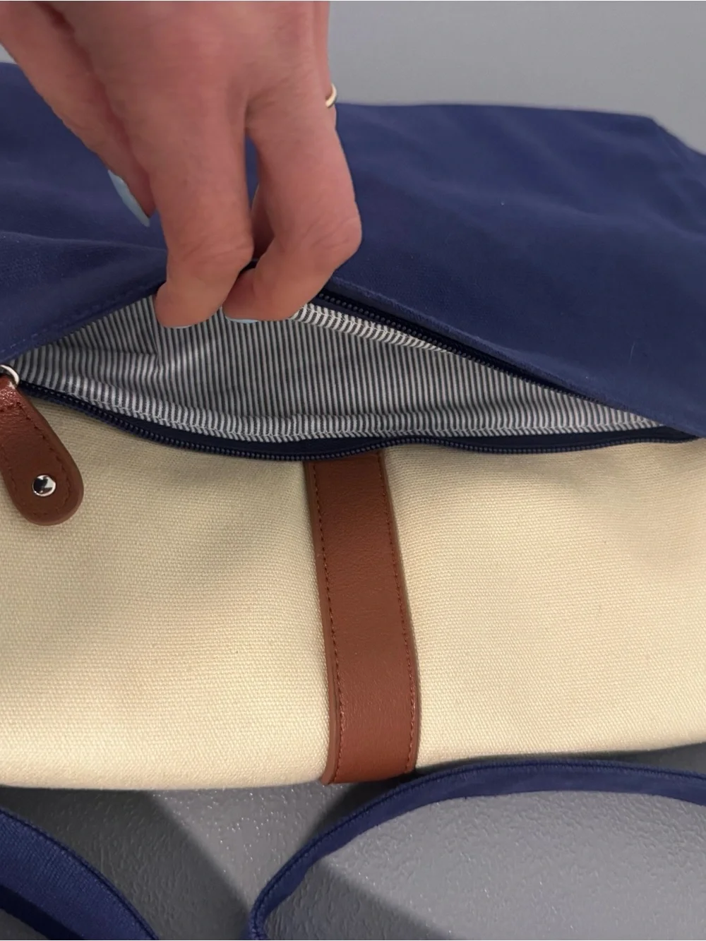 Miche canvas messenger